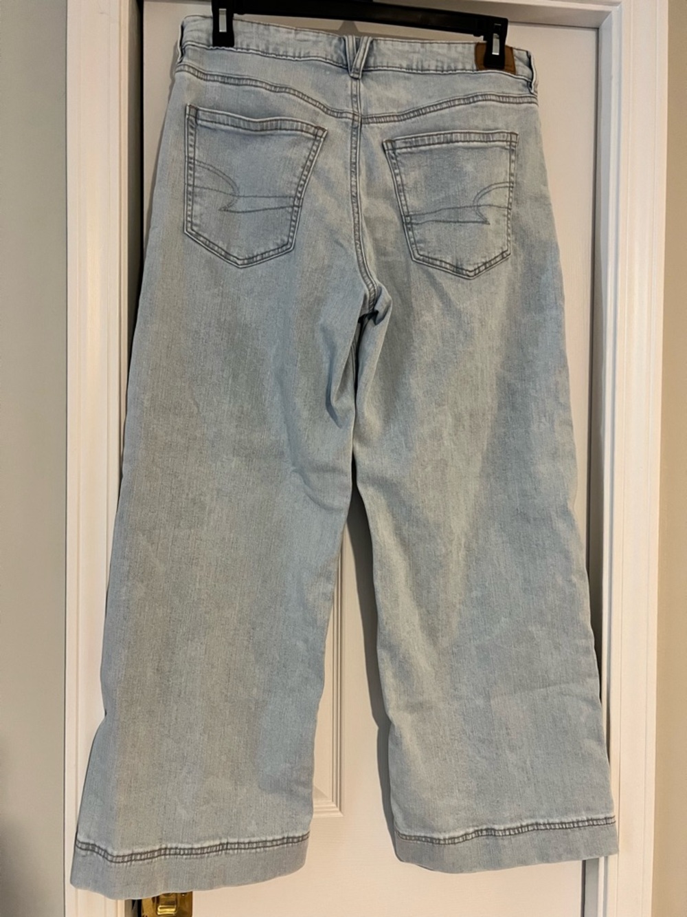 American Eagle Wide Leg Baggy Low Rise Light Wash Jeans - Picture 3 of 9